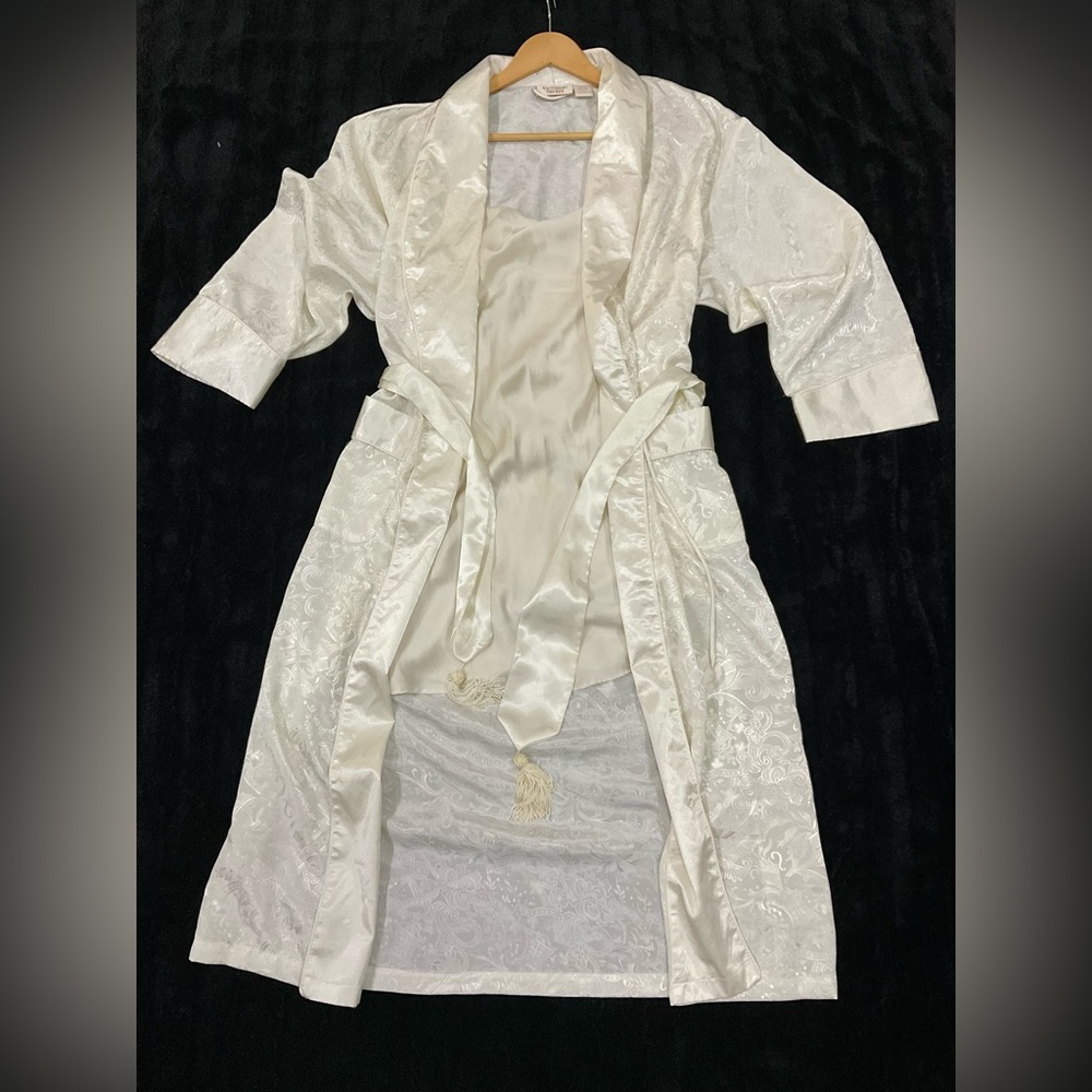 Victoria's Secret Ivory Satin Jacquard Robe
